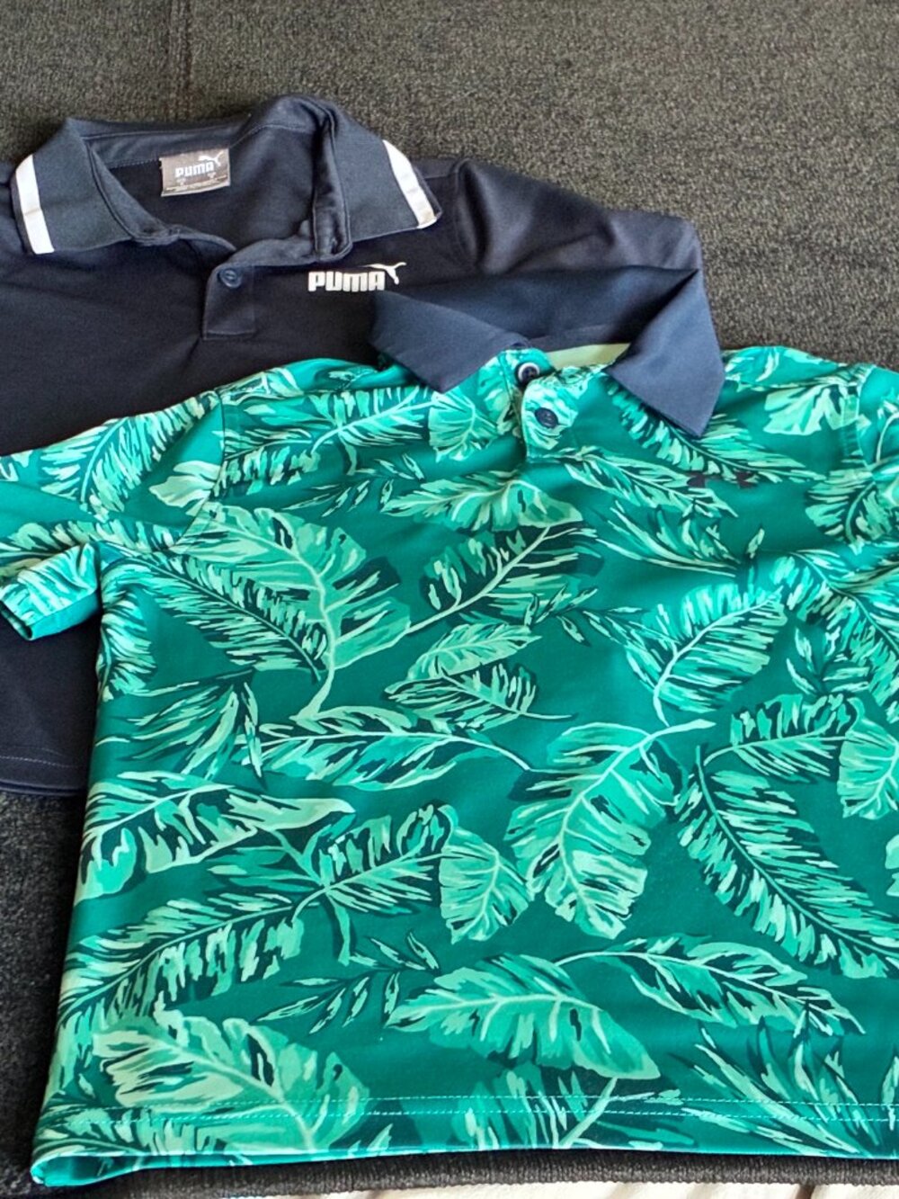 Lot de 2 polos de sport (Puma & Under Armour) pour Garçon - Taille 7